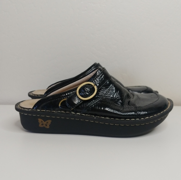 alegria open back clogs